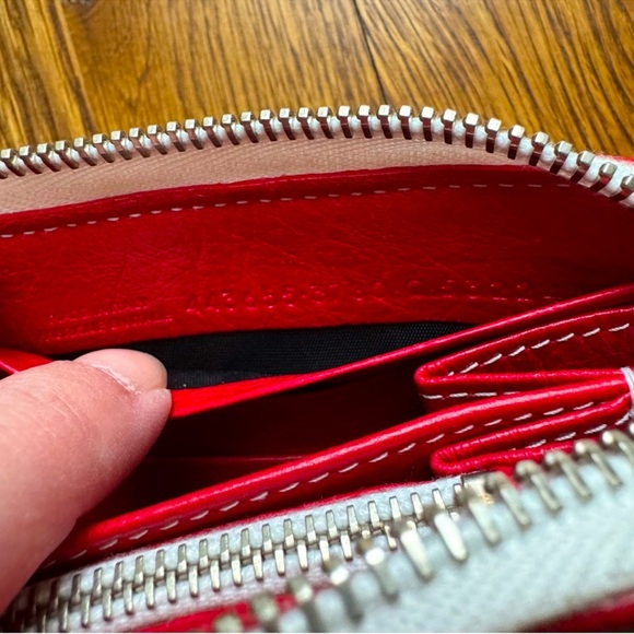 🔥Balenciaga🔥Multicolor Striped Leather Bazar Zip Around Wallet - Picture 6 of 11